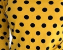 Krásné nové žluté šaty s puntíkem