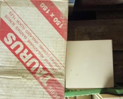 Keramické neglazované dlaždice slinuté