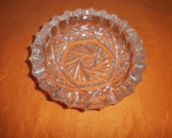 Starožitný skleněný popelník