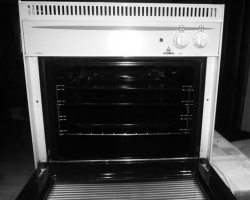 Vestavná horkovzdušná trouba Mora