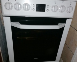 Sporák se sklokeramickou deskou