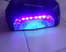 UV lampa na nehty
