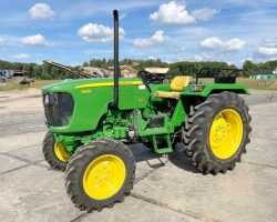 NOVÝ JOHN DEERE 5105D