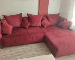 Roskládací rohová sedačka s úložným prostorem