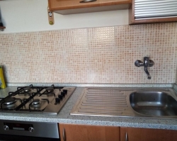 Pracovní kuchyňská deska s dřezem